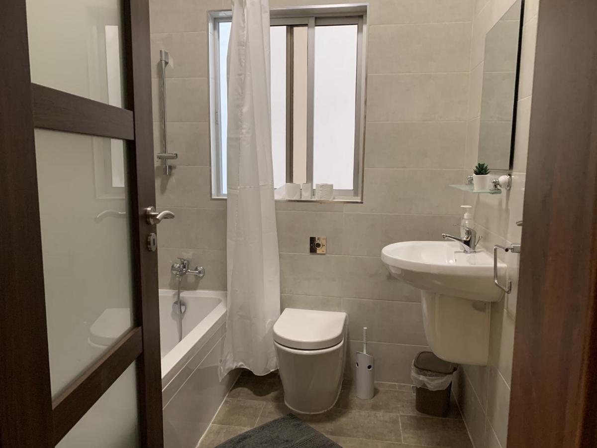 Large Apartment Close To Rocky Beach Mcre1-1 Sliema Exterior foto